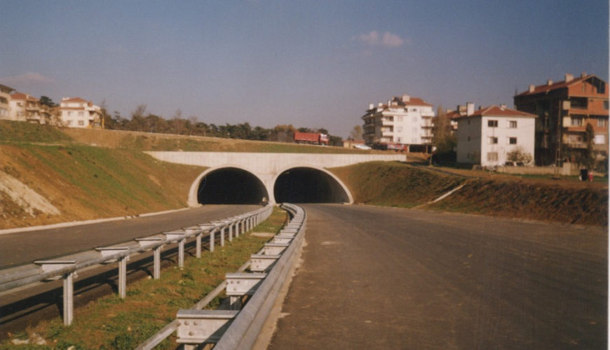 Kısıklı ve Tantavi Tünelleri ile İstinat Duvarları